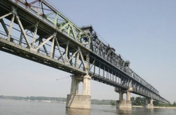 Pod de 10 milioane de euro între România şi Ucraina